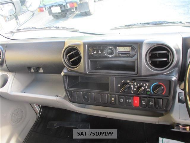 Hino DUTRO 2017-09 351102-10