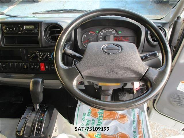 Hino DUTRO 2017-09 351102-9