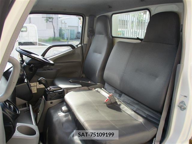 Hino DUTRO 2017-09 351102-14