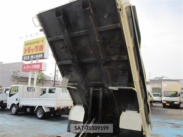Hino DUTRO 2017-09 351102-7