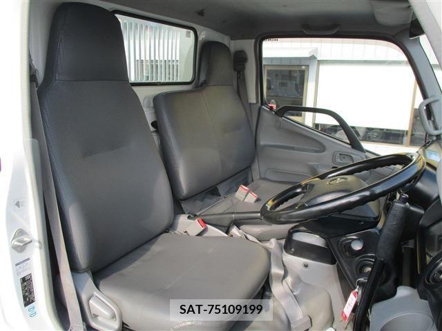 Hino DUTRO 2017-09 351102-13