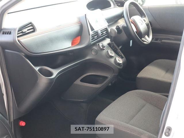 Toyota SIENTA 2019-05 375869-14