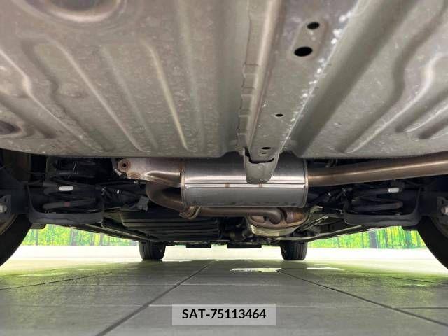 Toyota VOXY 2015-11 370361-19