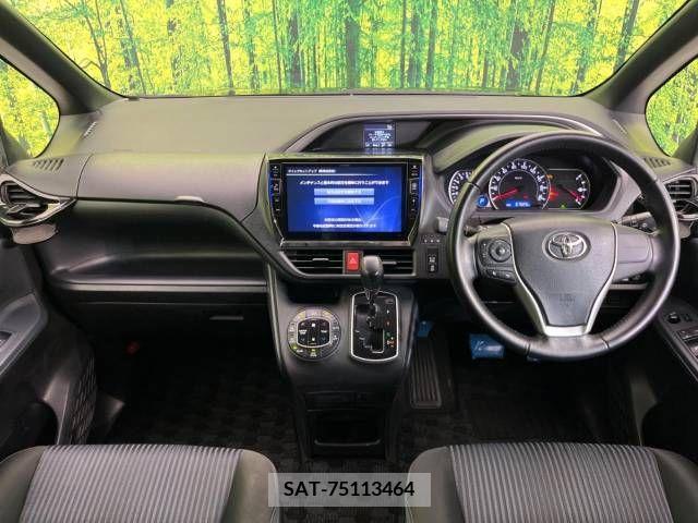 Toyota VOXY 2015-11 370361-1