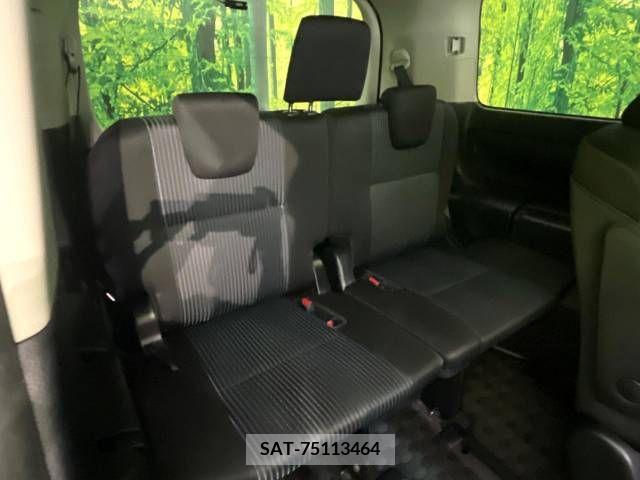 Toyota VOXY 2015-11 370361-9