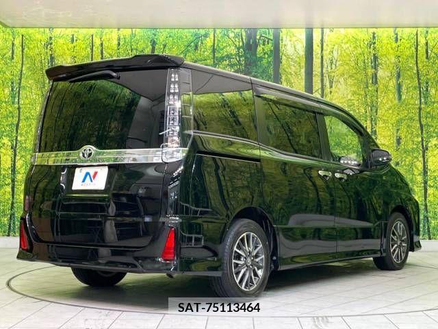 Toyota VOXY 2015-11 370361-17