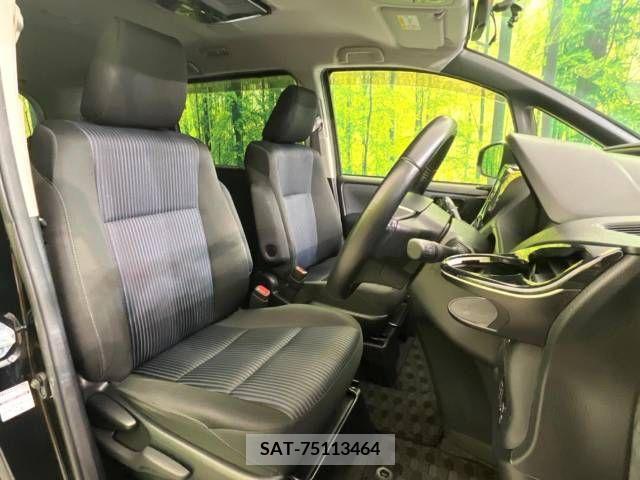 Toyota VOXY 2015-11 370361-7