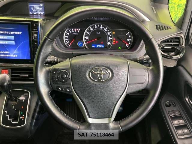 Toyota VOXY 2015-11 370361-11