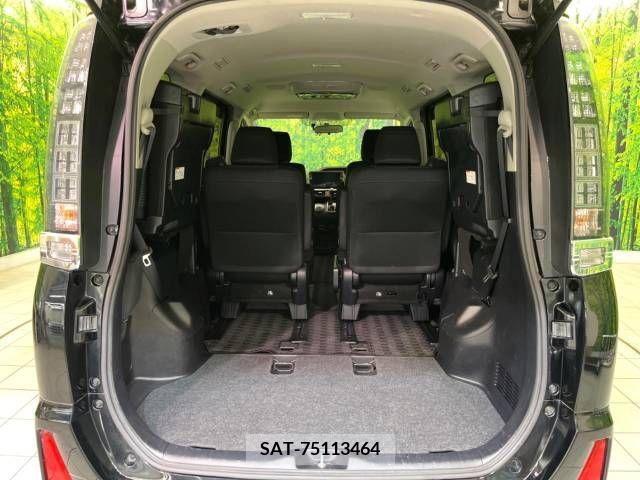 Toyota VOXY 2015-11 370361-10
