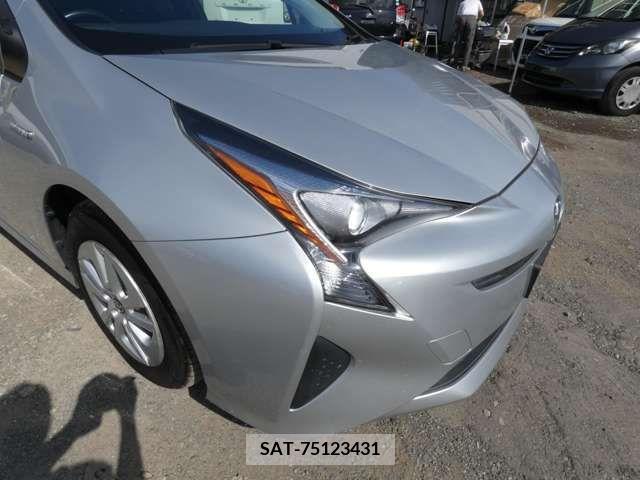 Toyota PRIUS 2016-07 248858-18