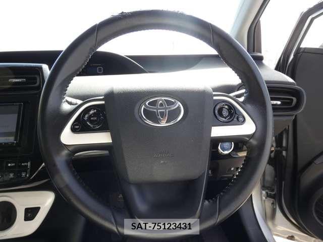 Toyota PRIUS 2016-07 248858-11