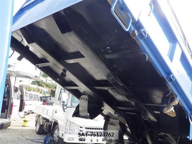 Hino DUTRO 2015-12 267786-12