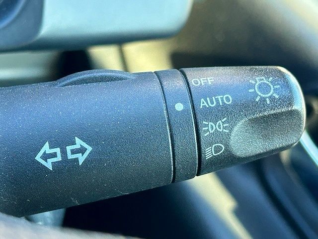 Nissan SERENA 2008-09 194608-23
