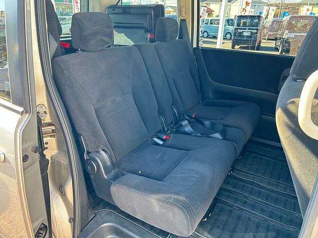 Nissan SERENA 2008-09 194608-9