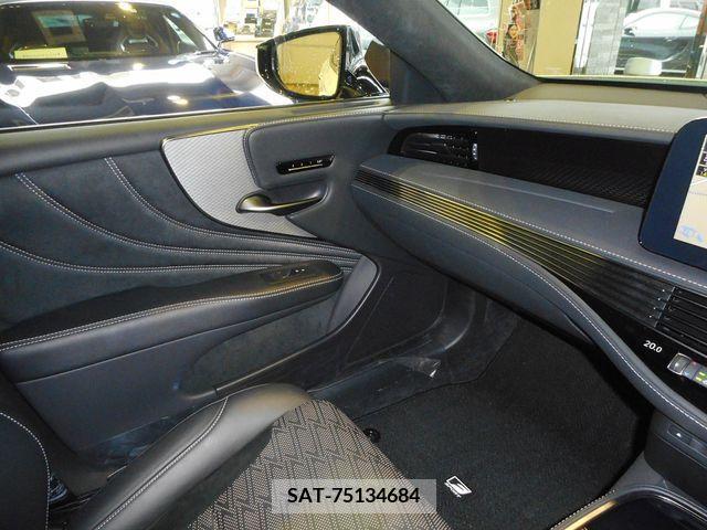 Lexus LS 2021-01 216988-15