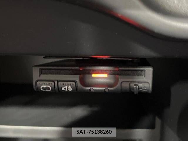 Nissan NOTE 2017-08 302421-6