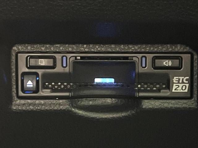 Toyota VOXY 2023-05 188456-6
