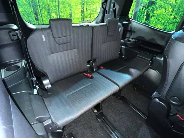 Toyota VOXY 2023-05 188456-9