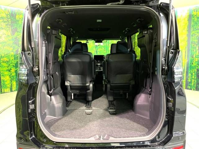 Toyota VOXY 2023-05 188456-10