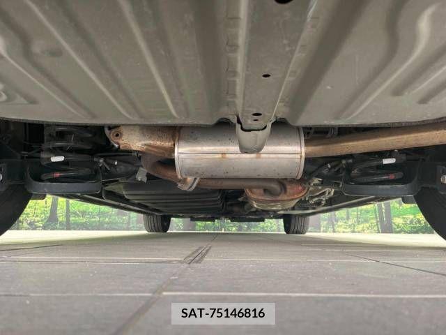 Toyota NOAH 2017-10 321534-19