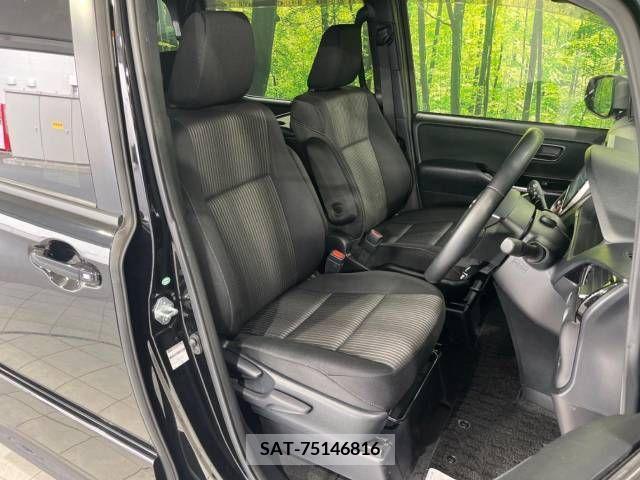 Toyota NOAH 2017-10 321534-8