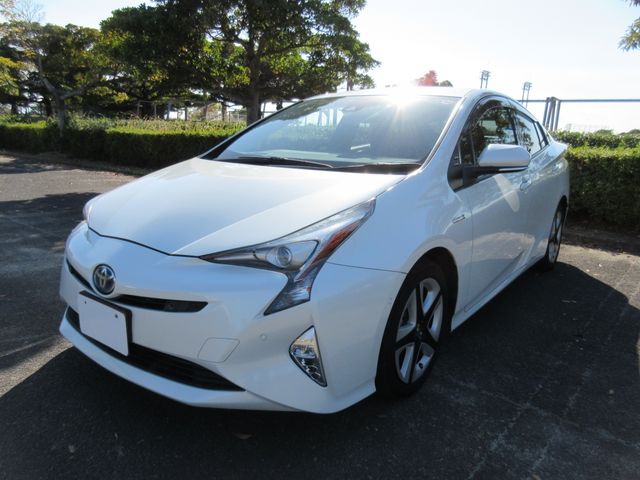 Toyota PRIUS 2016-06 185352-8