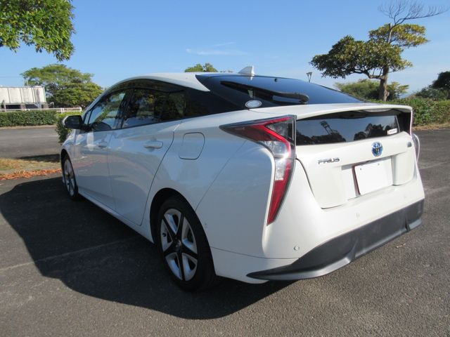 Toyota PRIUS 2016-06 185352-14