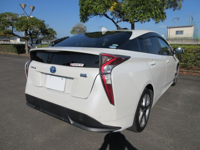 Toyota PRIUS 2016-06 185352-16