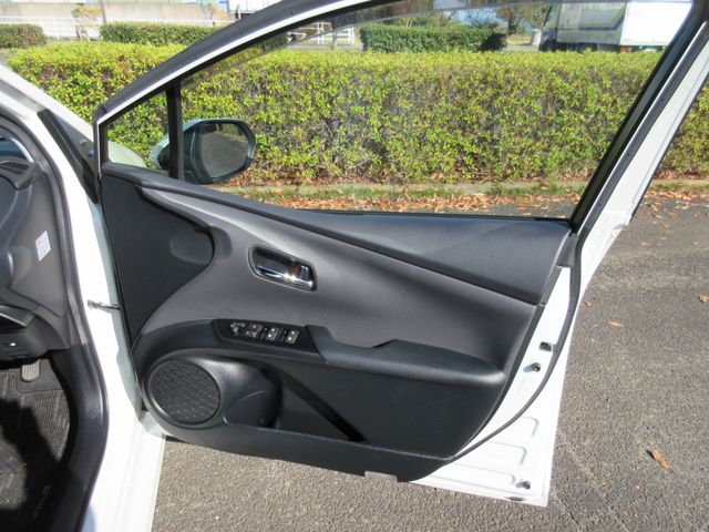 Toyota PRIUS 2016-06 185352-22