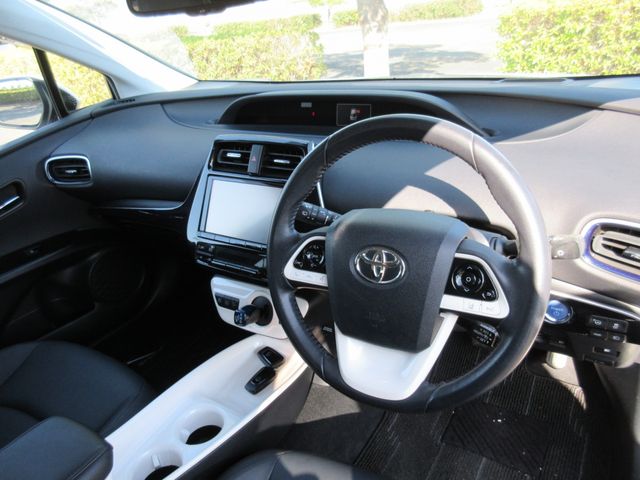 Toyota PRIUS 2016-06 185352-28
