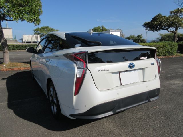 Toyota PRIUS 2016-06 185352-13