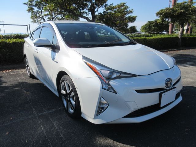 Toyota PRIUS 2016-06 185352-4