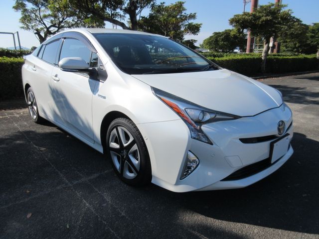 Toyota PRIUS 2016-06 185352-6
