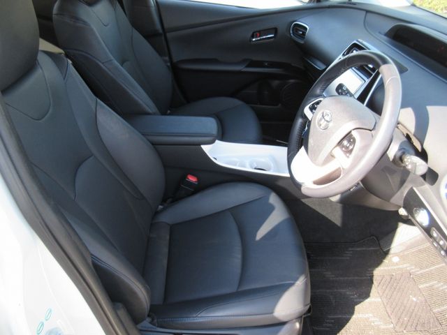 Toyota PRIUS 2016-06 185352-23