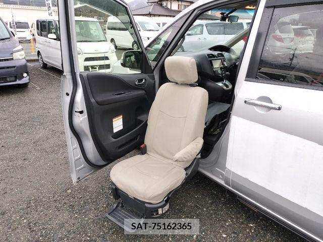 Nissan SERENA 2015-12 220611-8