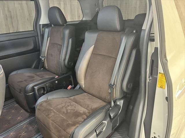 Toyota ALPHARD 2013-01 15738-23