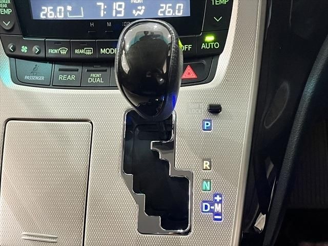 Toyota ALPHARD 2013-01 15738-29