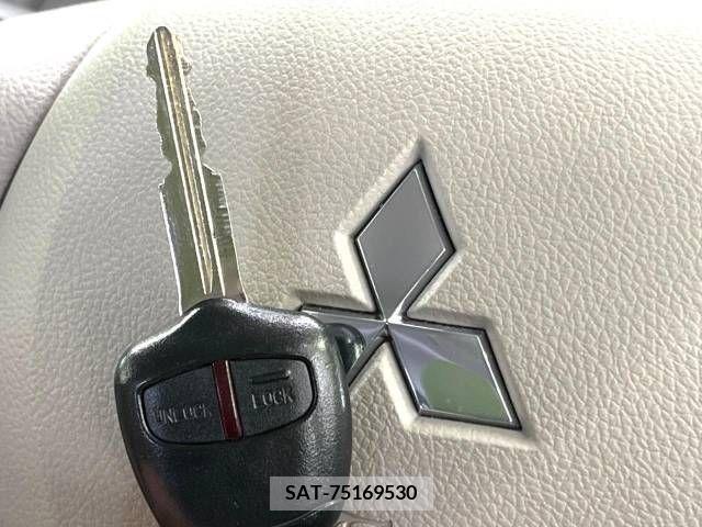 Mitsubishi EK WAGON 2018-06 385272-8