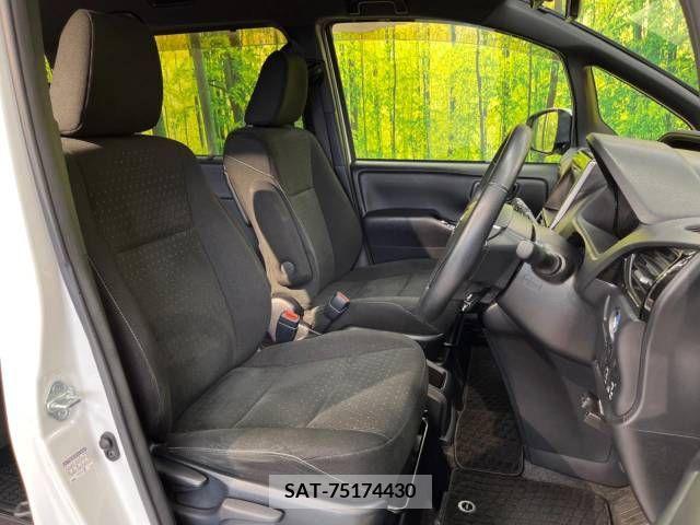 Toyota NOAH HYBRID 2019-08 332158-8