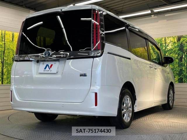 Toyota NOAH HYBRID 2019-08 332158-18