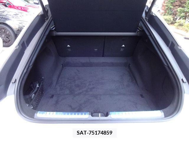 Mercedes Benz EQS 2023-01 208113-10