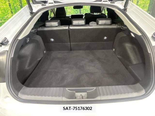 Toyota PRIUS PHV 2023-11 349622-10