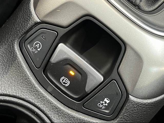 Jeep COMPASS 2018-04 10975-6