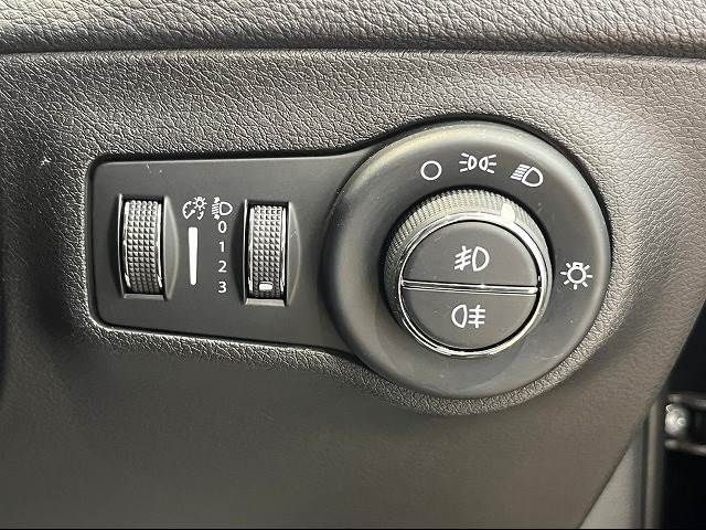 Jeep COMPASS 2018-04 10975-4