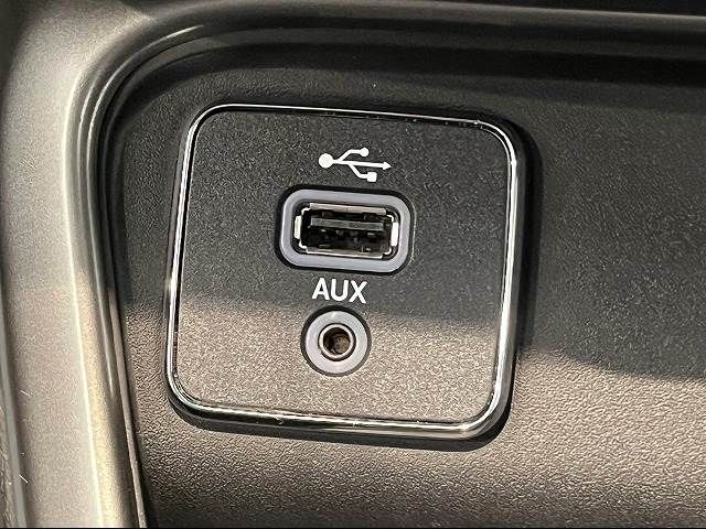 Jeep COMPASS 2018-04 10975-10