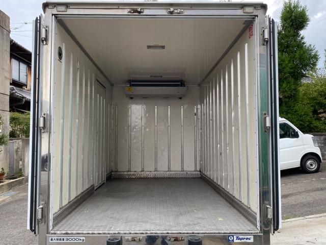 Isuzu ELF TRUCK 2012-07 12911-17