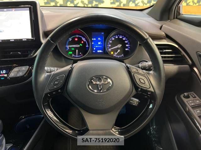 Toyota C-HR 2017-09 331255-11