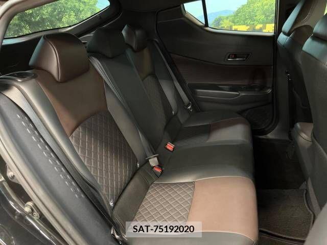 Toyota C-HR 2017-09 331255-9