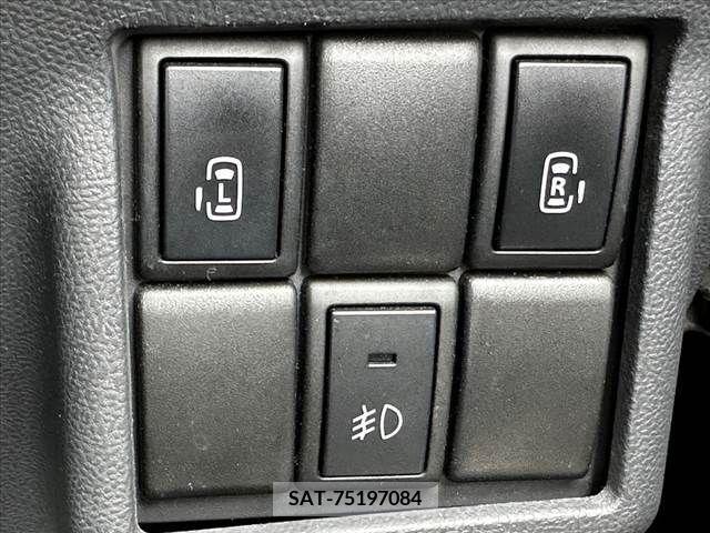 Nissan ROOX 2011-07 276090-4