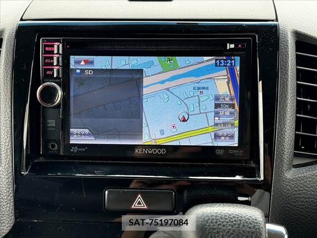 Nissan ROOX 2011-07 276090-2